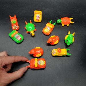 Mobil Hewan Slingshot Plastik Untuk Kapsul 2 Inch